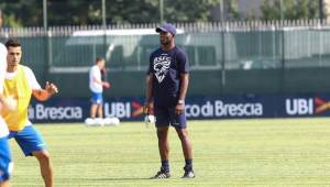 David Suazo en uno de los entrenamientos con el Brescia de la Serie B de Italia.