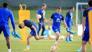 Bryan Oviedo está listo para regresar a la acción con el Everton. Foto: Daily Mail