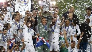 Keylor Navas, portero costarricense del Real Madrid, destacó tras ganar la decimotercera Copa de Europa blanca que el equipo 'nunca' perdió la fe y eso le permitió lograr un nuevo título. (Foto: Agencias)