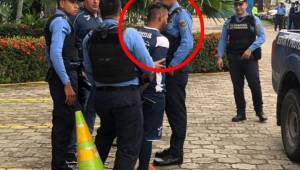 Momento cuando el utilero fue detenido y ahora tendrá que explicar por qué desconectó las cámaras.