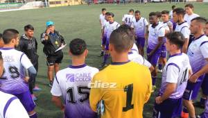 El Real de Minas se alista para su debut en el Apertura contra Marathón. Pese a las deudas, en el equipo se respira buen ambiente. Fotos Ronald Aceituno