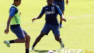 Robbie Matute corrió y se entregó al máximo en el entreno de la Selección de Honduras. No es para menos, es su primer convocatoria y quiere un puesto. Foto Delmer Martínez