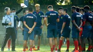 Carlos Restrepo, técnico colombiano de Real España, encarará el comienzo del torneo con un plantel totalmente nacional.