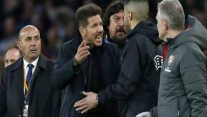 Diego Simeone fue severamnete castigado por la Uefa con cuatro partidos.