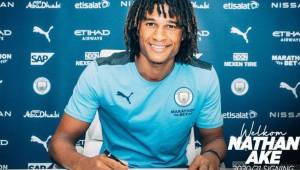 Así fue anunciado Nathan Ake como el nuevo jugador del Manchester City. Firma por cinco temporadas.