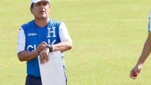 Jorge Luis Pinto trabaja a más no poder con la selección de Honduras.