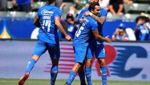 Cruz Azul goleó a Necaxa y consigue su primer título de la temporada. Foto: La afición.