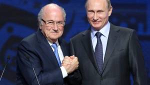 Joseph Blatter de 81 años será invitado al Mundial de Rusia por Putin.