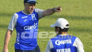 El entrenador de la Selección de Honduras llegó satisfecho a Tegucigalpa.