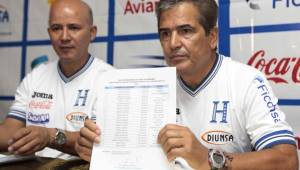 El entrenador de la Selección de Honduras, Jorge Luis Pinto, dará este viernes el listado de los 23 convocados para los partidos ante Panamá y Trinidad. Foto Archivo