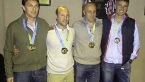Fabián Coito junto a sus inseparables compañeros del cuerpo técnico en Uruguay: Sebastián Urrutia (preparador de porteros), Carlos Nicola (preparador físico).