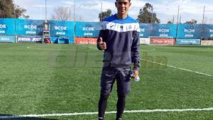 El mediocampista hondureño Cristian Cálix estuvo entrenando con el Espanyol de Barcelona haciendo una prueba. Foto DIEZ