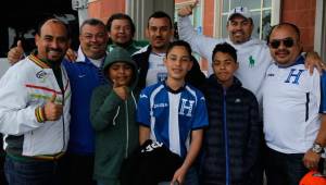 La familia López llegó a San José para apoyar a la selección de Honduras.
