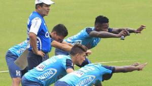 La Selección de Honduras trabaja con 17 jugadores del campo local más dos legionarios previo a los partidos de la hexagonal ante Panamá y Trinidad.
