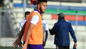 Josué Villafranca se había integrado a los entrenamientos del Real de Minas pero finalmente jugará en el Vida. FOTO: Ronald Aceituno