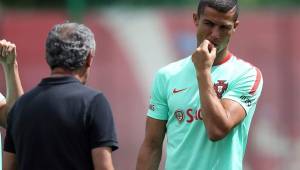 Cristiano Ronaldo se prepara para estrenarse con Portugal en Copa Confederaciones y desde su país se informa que dejará el Madrid. Foto AFP