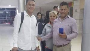 El hondureño Denil Maldonado viajó este martes a Chile para unirse a la disciplina del Everton de Viña del Mar donde estará jugando a préstamo. Foto archivo