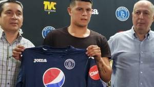 Marcelo Estigarribia llega al Motagua del Villa Dálmine de la segunda división del fútbol argentino.