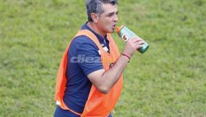 El entrenador del Motagua, Diego Vázquez, reconoció la superioridad del Olimpia en el primer tiempo donde fue goleado 3-0, pero espera poder remontar.