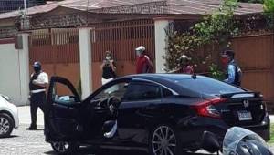 Auto de German Vallecillo asesinado en La Ceiba junto a su camarógrafo. Foto: web.