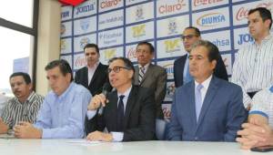 El entrenador colombiano tiene el apoyo de la Fenafuth y el comité ejecutivo.