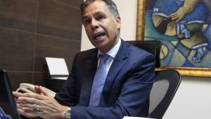 José Ernesto Mejía, secretario de la FENAFUTH dejó claro que los fondos que enviará la FIFA son par gastos administrativos y no para ayudar los clubes.