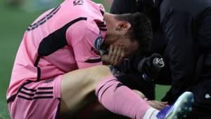 Messi otra vez está lesionado, Tata Martino reveló que tiene una sobrecarga en el posterior derecho y no jugará el próximo partido.