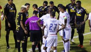 Real España y Olimpia llegan presionados por ganar en el Olímpico. Foto Ronald Aceituno.