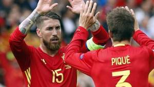 Gerard Piqué y Sergio Ramos forman la pareja de centrales de la selección de España desde hace varios años.