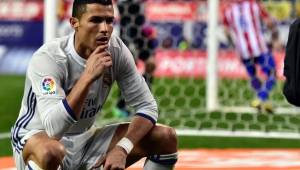 Cristiano Ronaldo anotó un triplete que le dio el triunfo al Real Madrid ante el Atlético.