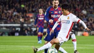 Take Kubo le hizo un caño a Lionel Messi en el propio Camp Nou.