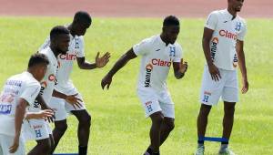 La Selección de Honduras en el entrenamiento de este lunes en el estadio Olímpico.