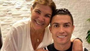 Cristiano Ronaldo no deja que su mamá vaya a verlo en partidos importantes.