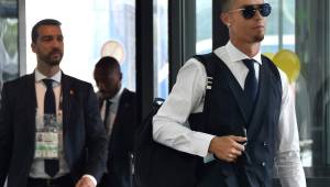Cristiano Ronaldo está en Grecia a la espera del acuerdo del Real Madrid.
