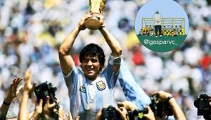 Diego Maradona levantando la Copa del Mundo en México 86´.