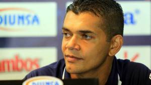 Amado Guevara ahora es asistente técnico de la selección de Honduras.