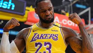 LeBron James, estrella de Los Ángeles Lakers saldrá como protagonista frente a Los Ángeles Clippers este jueves que se reanuda la temporada.