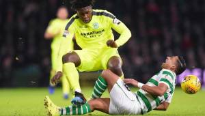 El jamaiquino Darnell Johnson se disculpó con Emilio Izaguirre por una fuerte entrada el domingo en el juego Celtic-Hibernian.