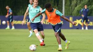 Choco Lozano juega más suelto en España con sus clubes que cuando viste la camisa de la Selección de Honduras. Ahora busca su mejor forma física.