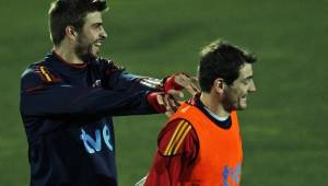 Piqué envió ánimos a su amigo Iker Casillas, quien sufrió un infarto.