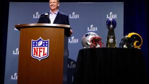 Roger Goodell, comisionado de la NFL, hace la presentación oficial del duelo entre Rams y Patriots / AFP