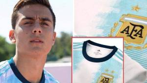 La selección de Argentina presentó la camiseta que usará en la Copa América 2019 en Brasil. Algunos destellos cambiaron a la anterior que se utilizó en Rusia 2018. Además mira lo que hizo Messi al tener la indumentaria en sus manos.