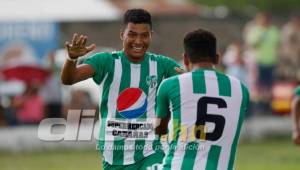 Samuel Arteaga marcó doblete al Infop y tiene soñando al Yoro FC. FOTOS. Neptalí Romero.