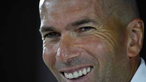 El entrenador del Real Madrid, Zinedine Zidane, afronta una prueba de fuego este domingo que se enfrentan al Sevilla. Fotos AFP