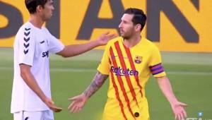 Javier Ribelles estuvo marcando casi todo el partido a Messi hasta fastidiarlo.