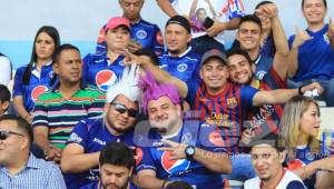 La afición del Motagua se hizo presente en el estadio Nacional.