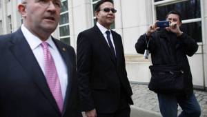 El expresidente de Honduras y de Concacaf, Rafael Callejas, cuando acudió a la corte en Nueva York en marzo pasado para declarar por el Fifagate. Foto Archivo