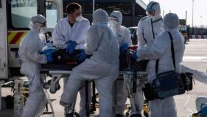 Francia comunicó que la cuarentena se extiende dos meses más con la intención de evitar los contagios.