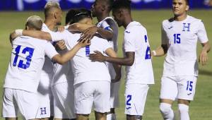 La Selección de Honduras se está midiendo esta noche a Chile en el estadio Olímpico. Fotos DIEZ