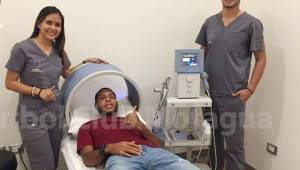 Así está el rostro de Eddie Hernández en estos momentos que se encuentra haciendo terapias con los médicos del Motagua. Foto cortesía club Motagua